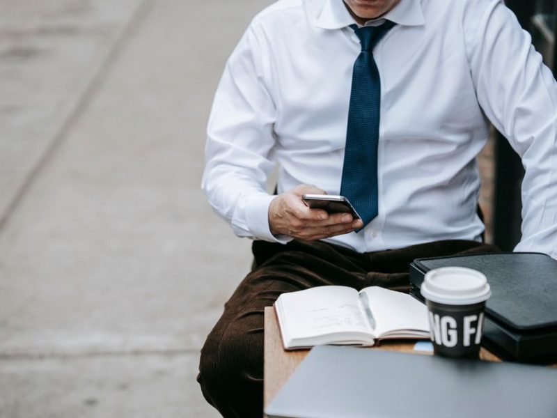 Business Casual Hybrid Work Outfits 2026: What 3 Years of Hybrid Work Taught Me About Business Casual That Actually Works