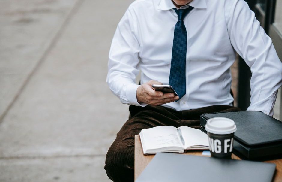 Business Casual Hybrid Work Outfits 2026: What 3 Years of Hybrid Work Taught Me About Business Casual That Actually Works