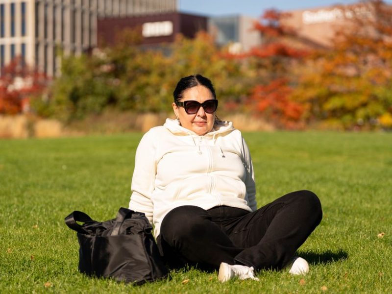 Everlane Vs Uniqlo Basic Tees: Everlane vs. Uniqlo: Which Brand Makes Better Basic Tees for Your Capsule?