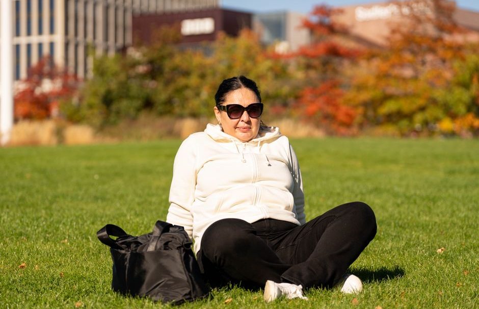 Everlane Vs Uniqlo Basic Tees: Everlane vs. Uniqlo: Which Brand Makes Better Basic Tees for Your Capsule?