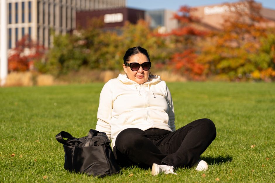 Everlane Vs Uniqlo Basic Tees: Everlane vs. Uniqlo: Which Brand Makes Better Basic Tees for Your Capsule?