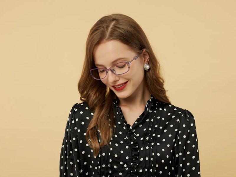 Glasses Style Oval Face: The Best Glasses for Oval Faces: What Actually Works