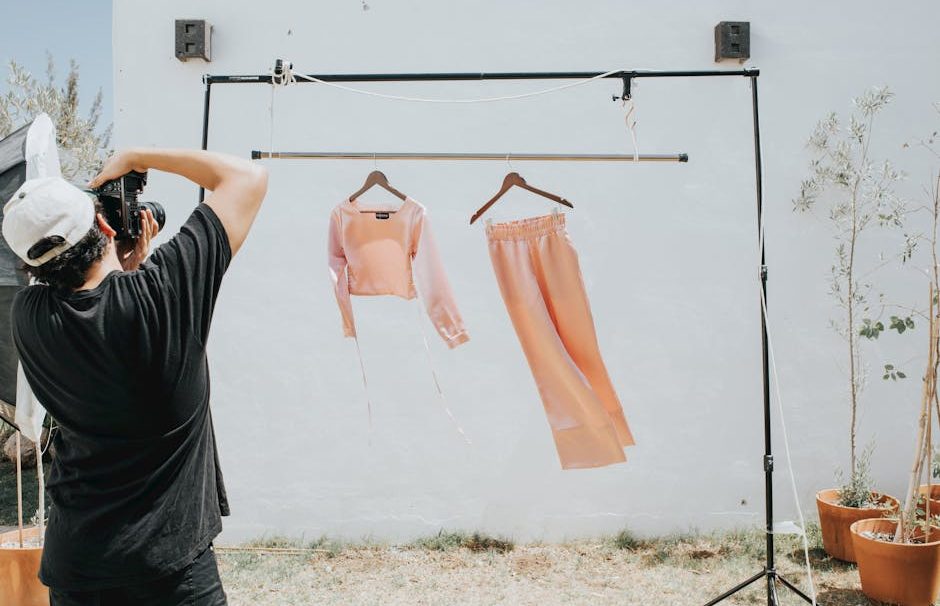 How to Shoot Minimalist Fashion That Doesn’t Look Empty
