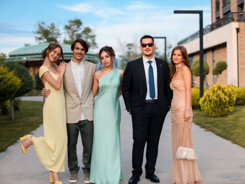 Prom Dress Stores: How to Find the Right One Without the Stress