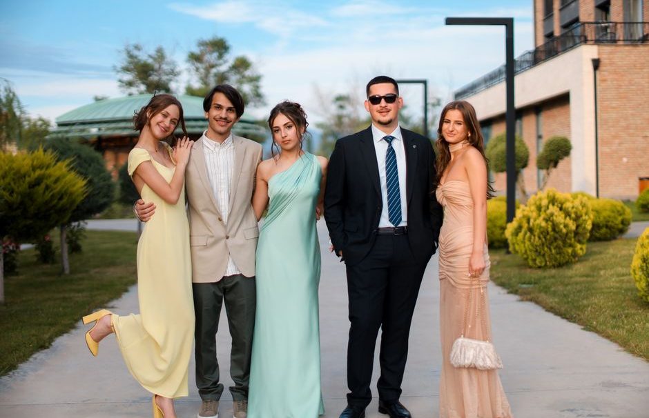 Prom Dress Stores: How to Find the Right One Without the Stress