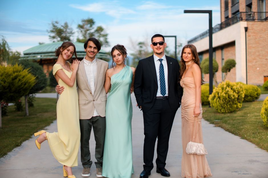 Prom Dress Stores: How to Find the Right One Without the Stress