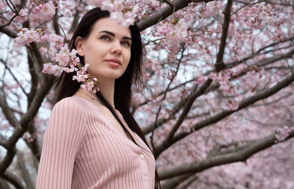 7 Spring Weekend Outfit Ideas That Actually Work (No Cliché Pieces)